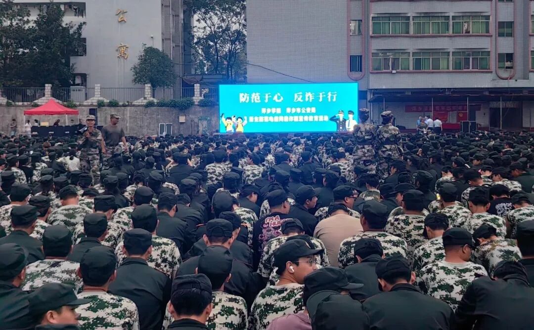 青春聯(lián)盟 點(diǎn)燃校園安全新引擎與職業(yè)中介活動(dòng)的融合實(shí)踐